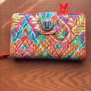 vera bradley clutch